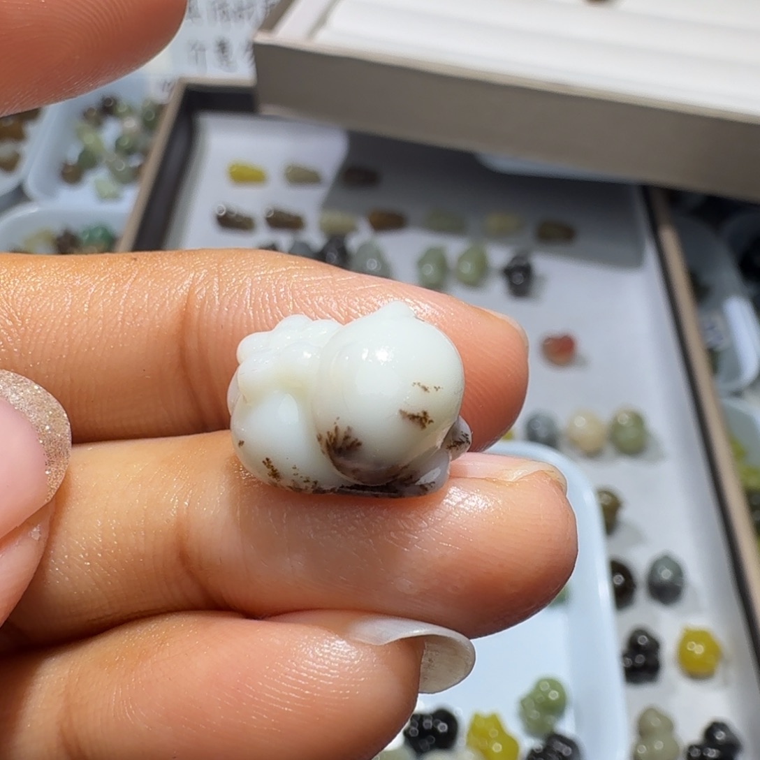 和田玉未镶嵌珠宝奇石