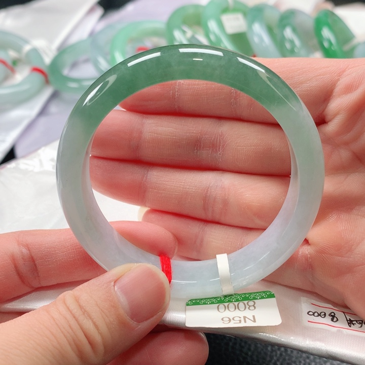 翡翠手镯未镶嵌淡*