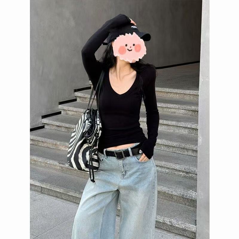 纯欲风V领漏锁骨长袖T恤女早春2025新款修身显瘦纯色百搭打底上衣