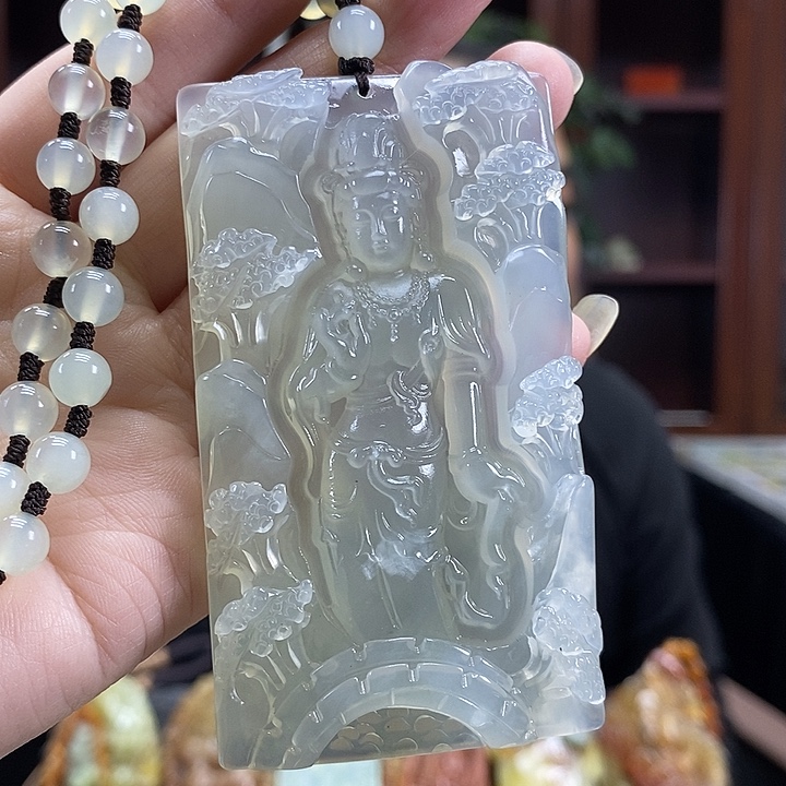 蛇纹石玉未镶嵌颈饰