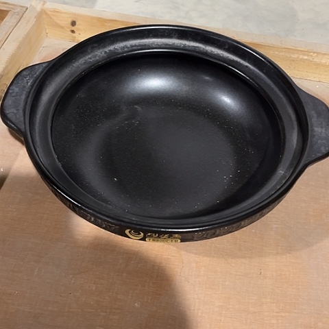 微瑕，明火，约口径24高6小号陶煲王小号