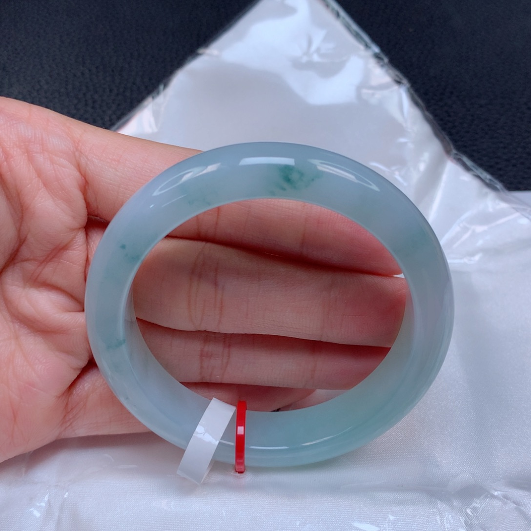 翡翠手镯未镶嵌天然