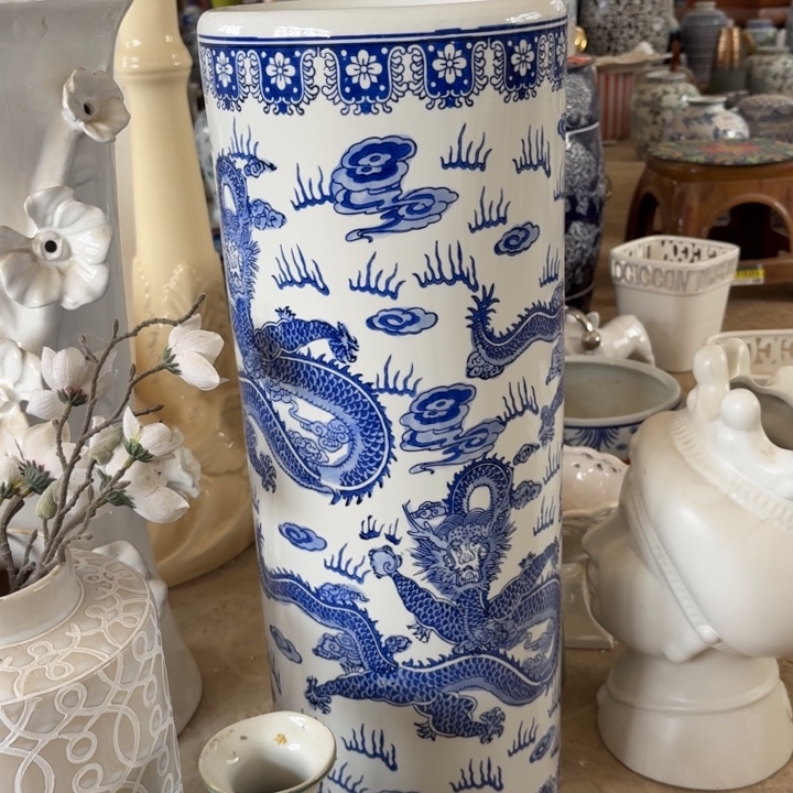 微瑕青花瓷器值得购买