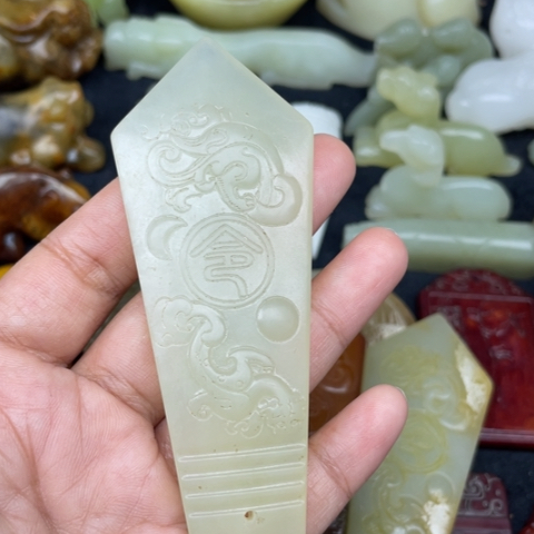 未镶嵌蛇纹石玉颈饰28