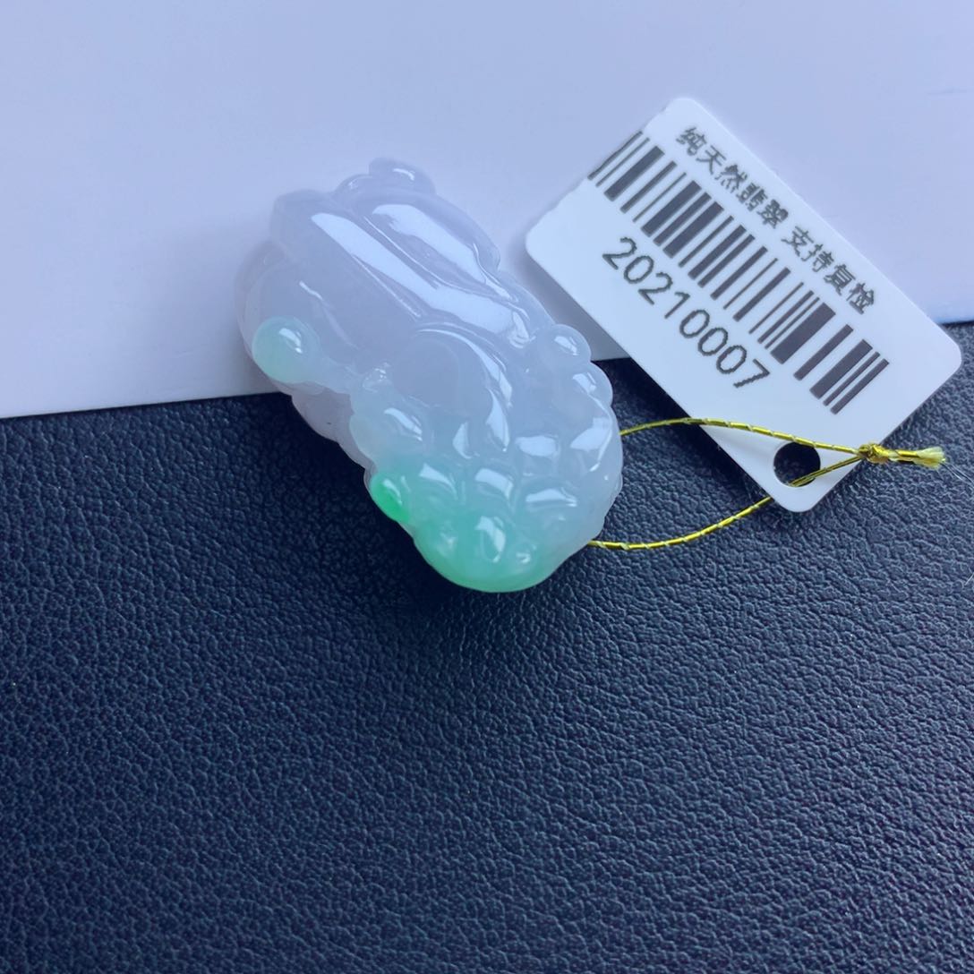 翡翠颈饰未镶嵌貔貅