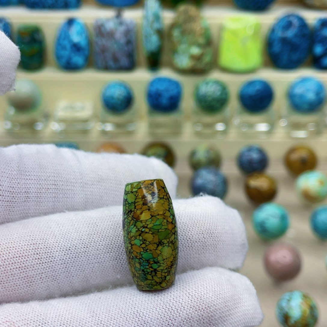 未镶嵌绿松石颈饰