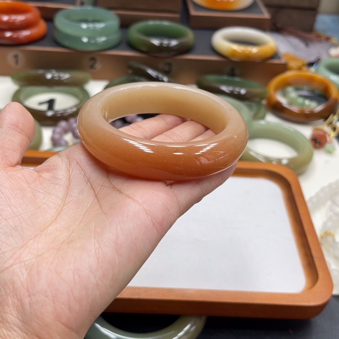 ²***美石英岩玉未镶嵌珠宝奇石