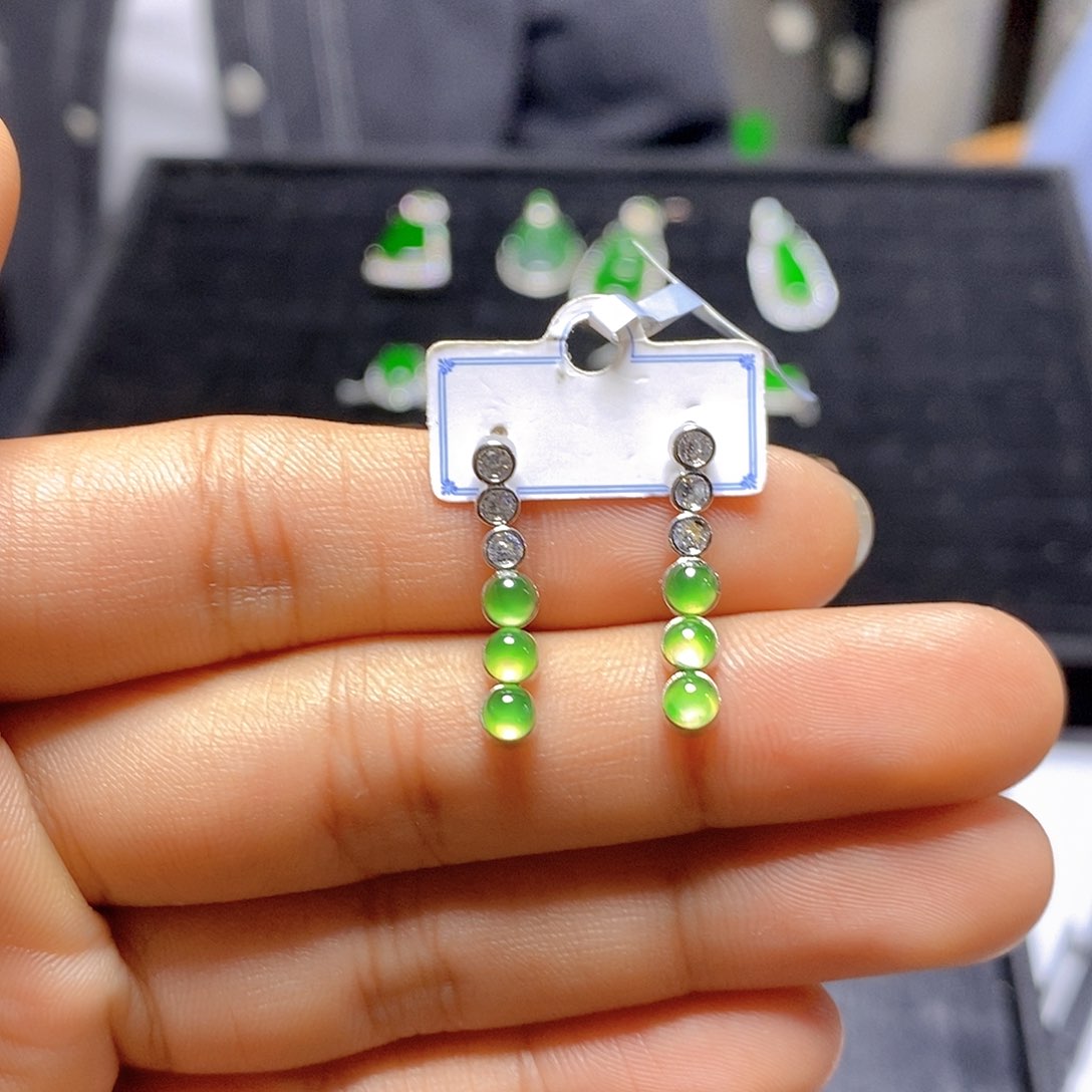 翡翠未镶嵌耳坠4号 多样性发其一