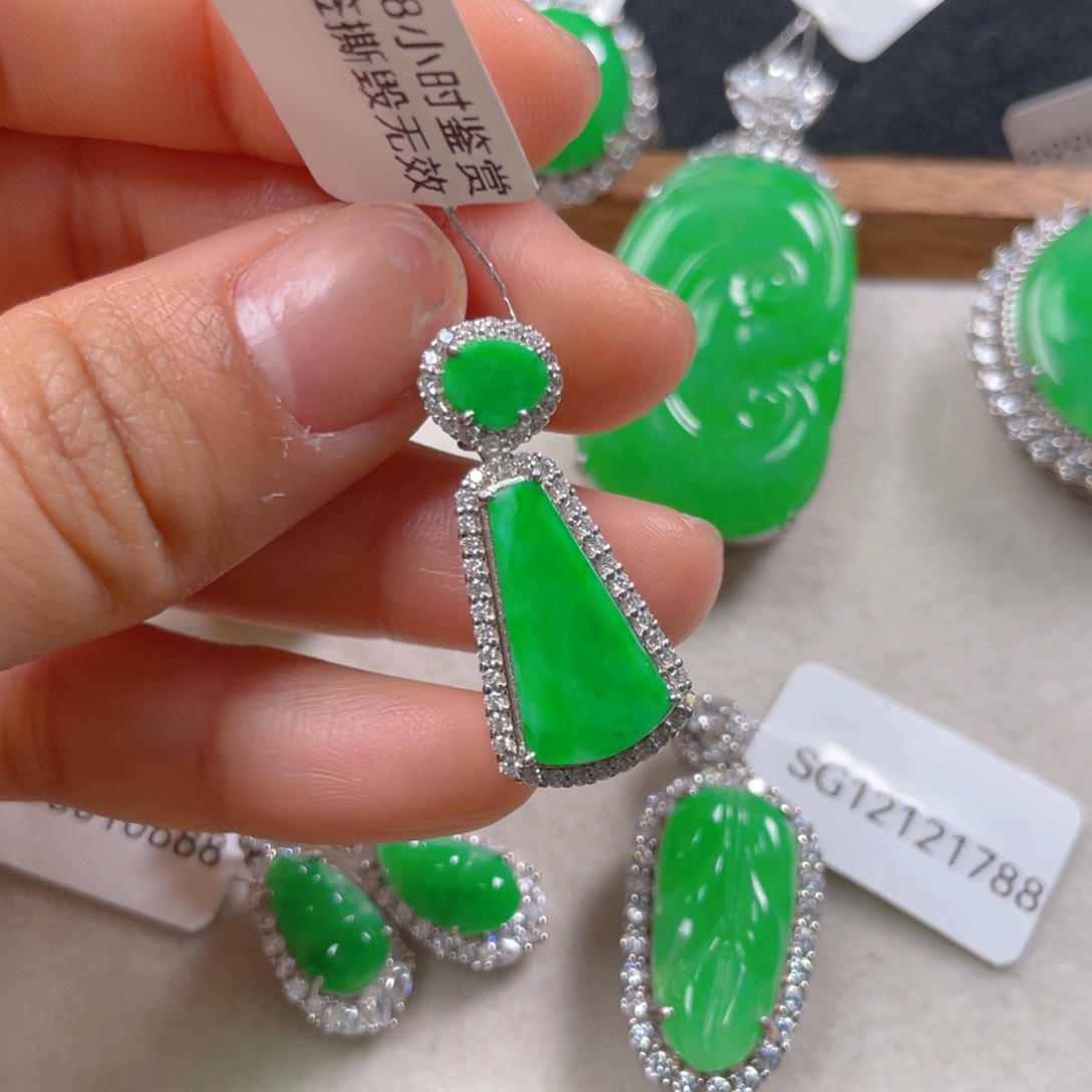 翡翠颈饰银S925镶嵌翡翠