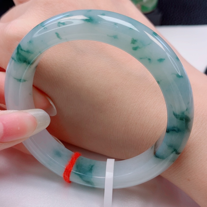 翡翠未镶嵌手镯57圈