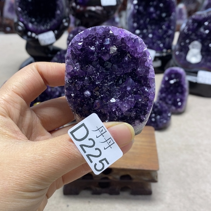 未镶嵌水晶大型摆件（非配饰）