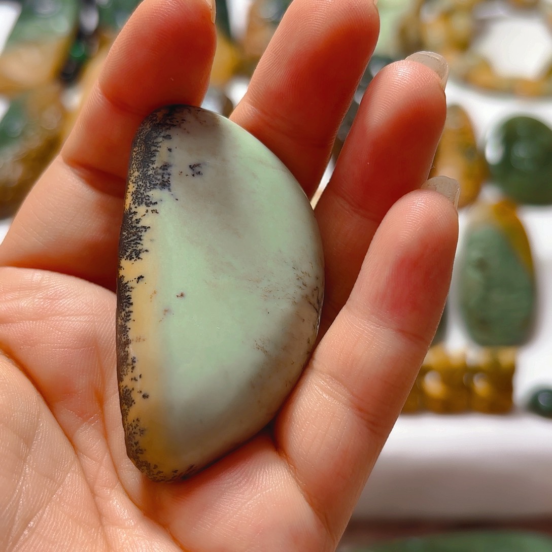 岫岩河磨玉（透闪石质玉）挂件未镶嵌