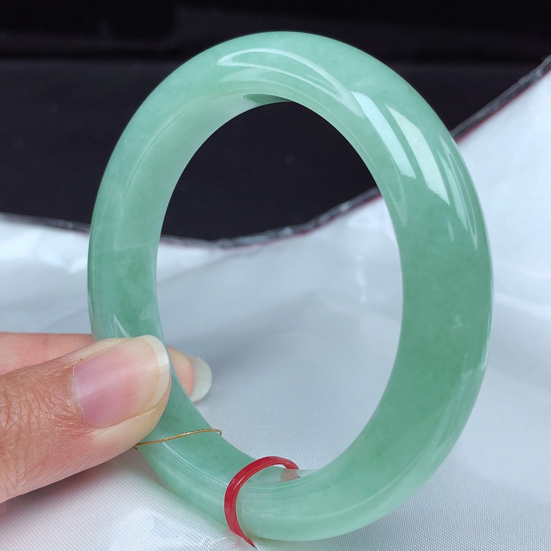 翡翠手镯未镶嵌55圈3377