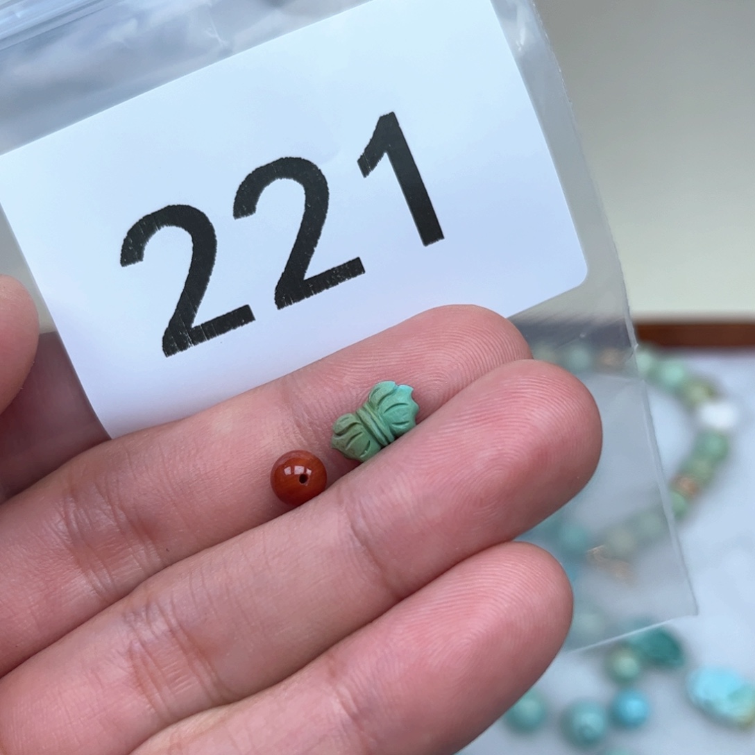 南红玛瑙未镶嵌珠宝奇石
