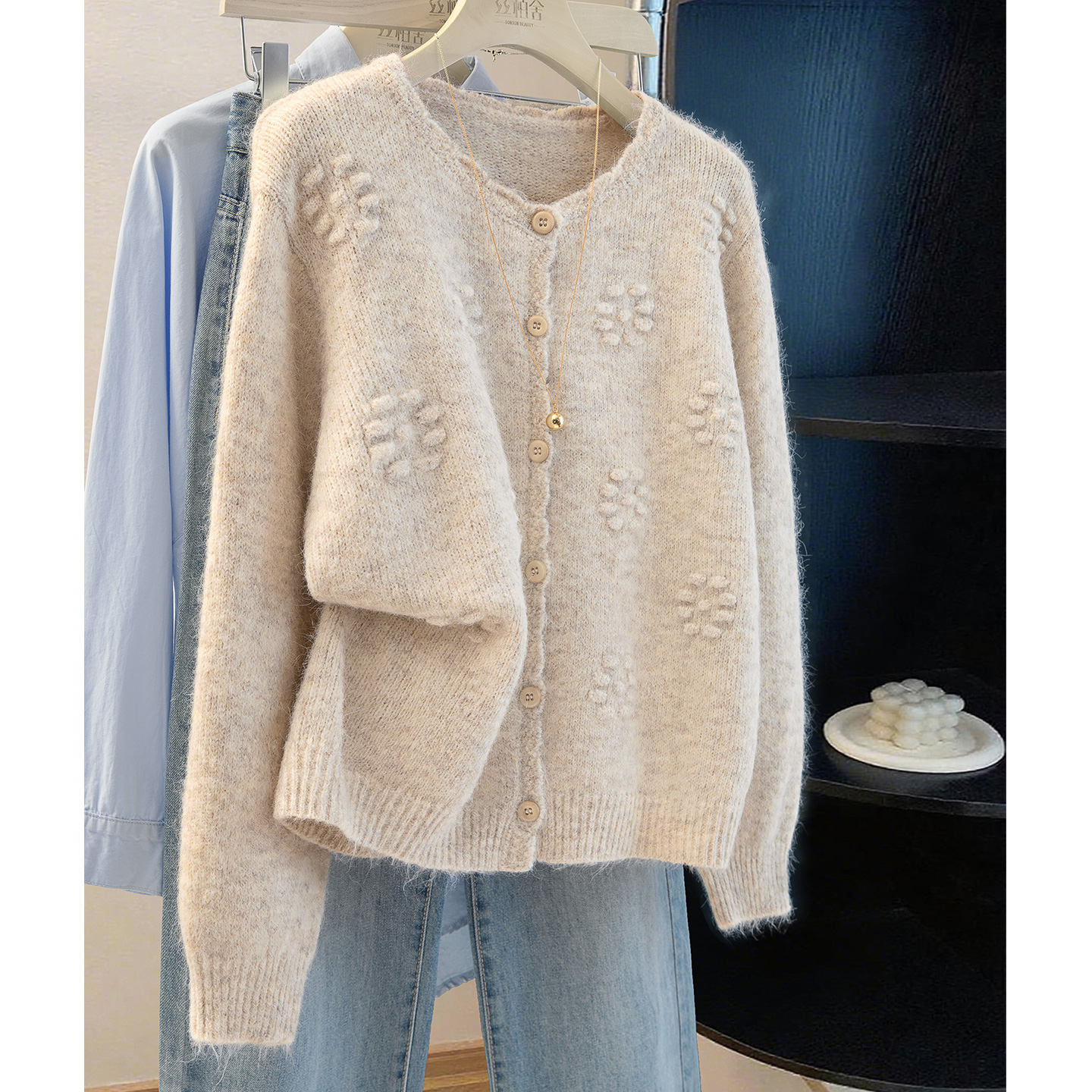 丝柏舍2025冬季新款女装宽松款简约短款长袖圆领针织衫S54X8045Z