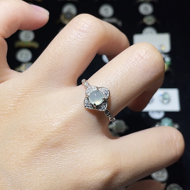 翡翠未镶嵌戒指戒指