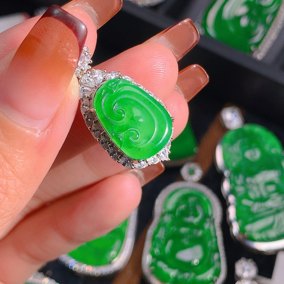 翡翠吊坠(不含链)未镶嵌