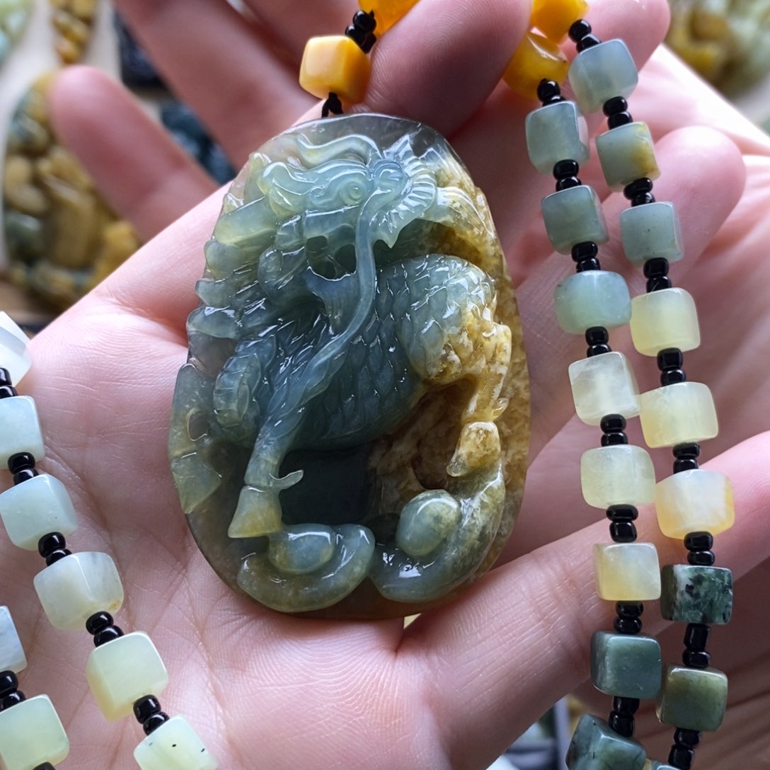 【闪购商品】岫玉颈饰未镶嵌麒麟