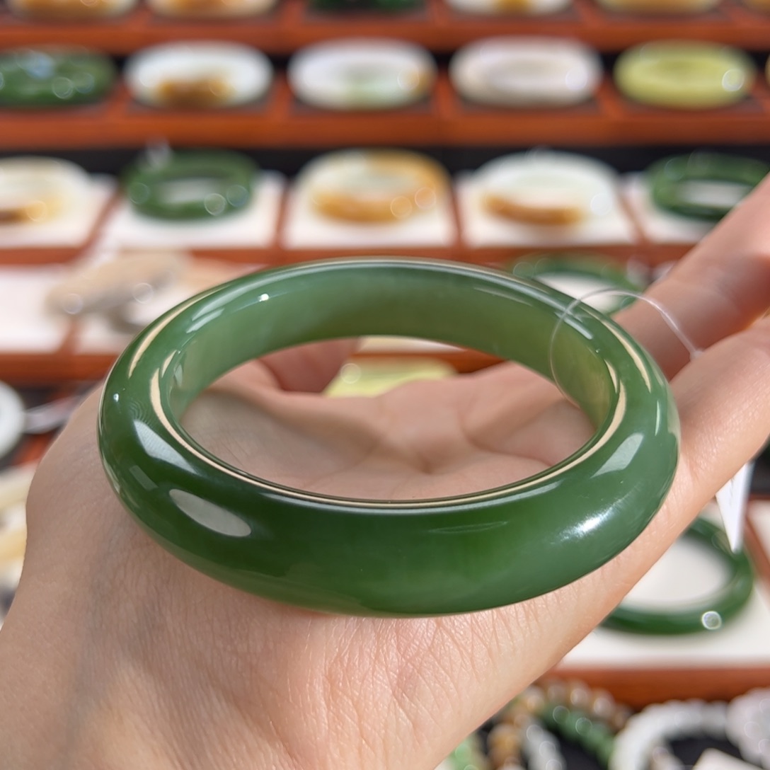 和田玉（碧玉）手镯未镶嵌