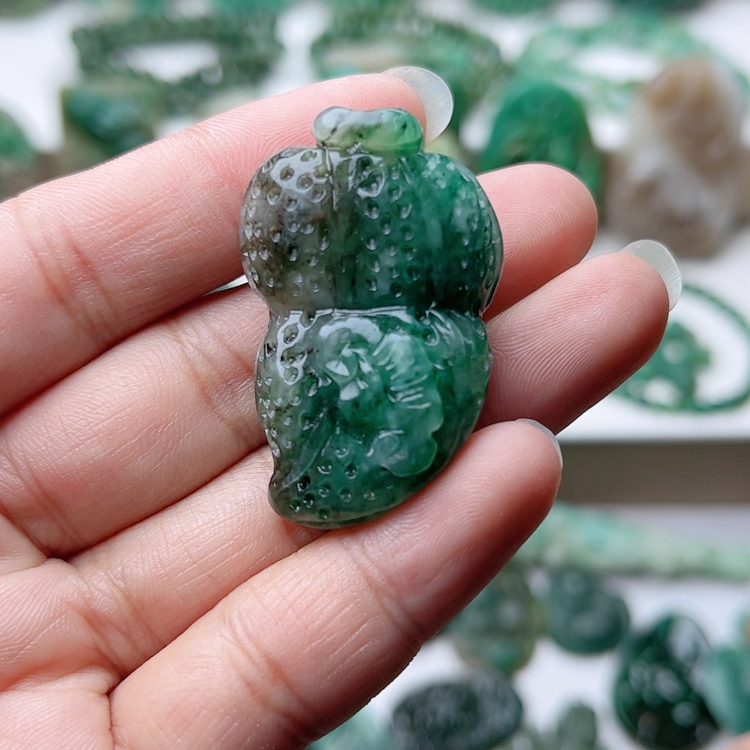 独山玉挂件未镶嵌