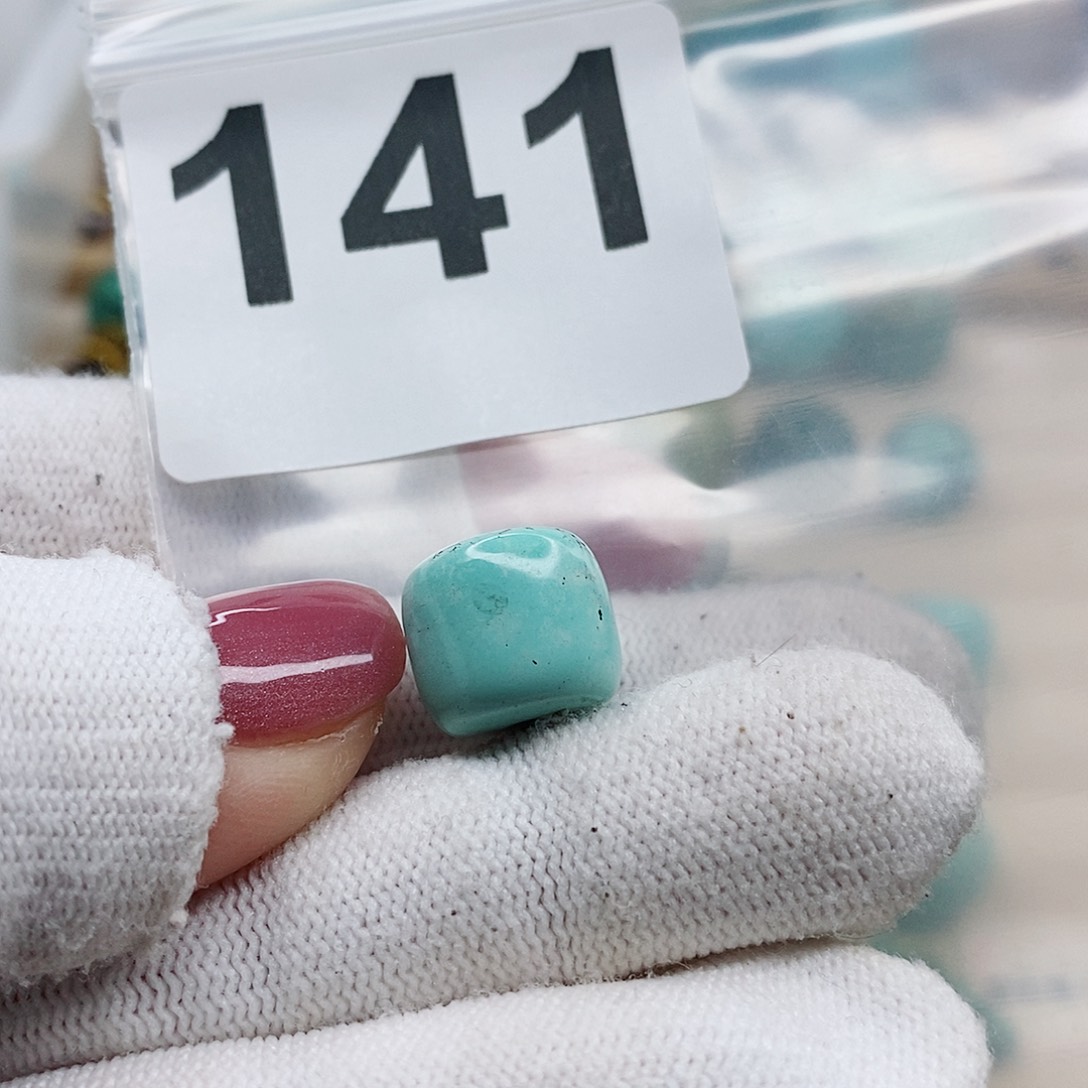 绿松石颈饰未镶嵌