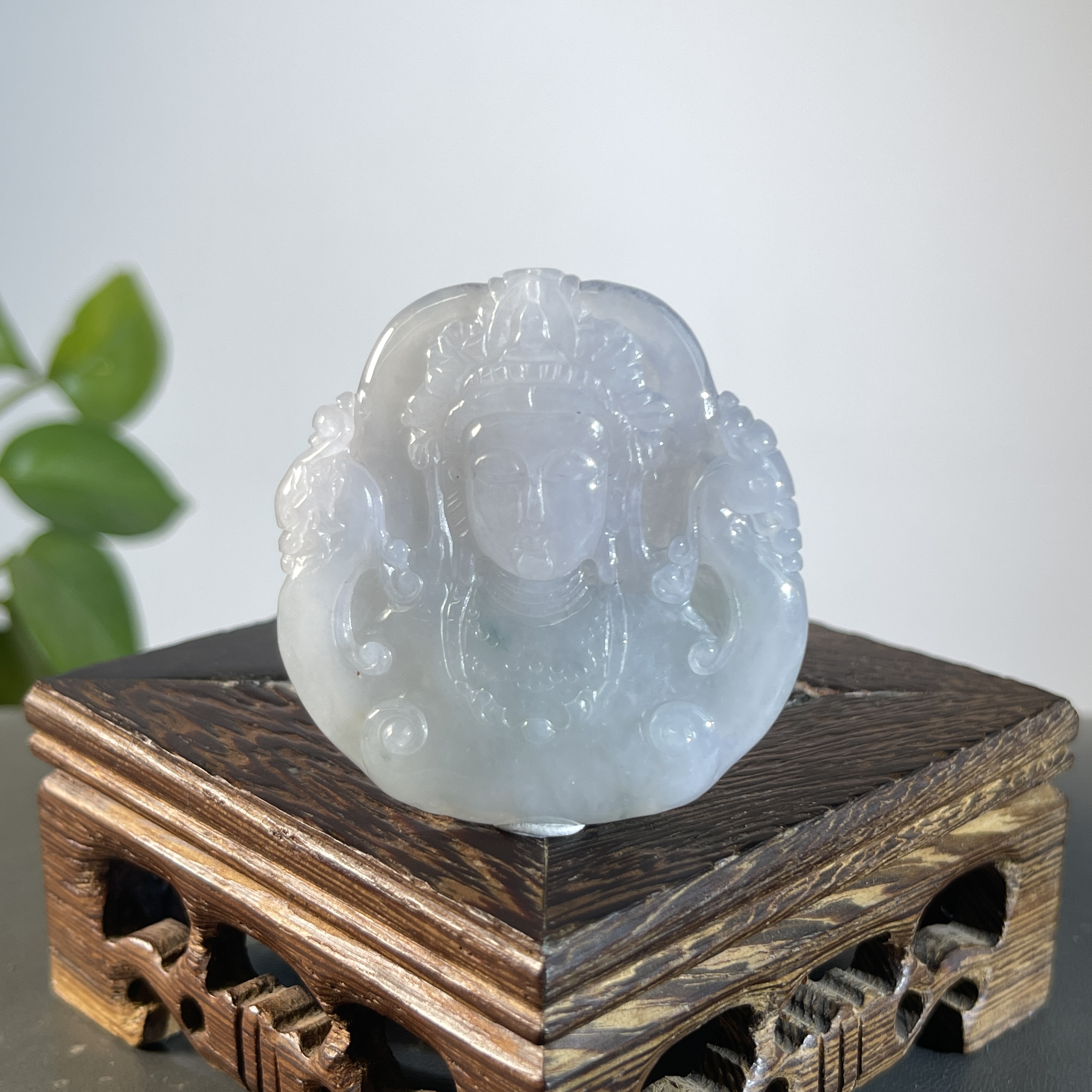 JXW24-31  天然缅甸A货翡翠 观音首