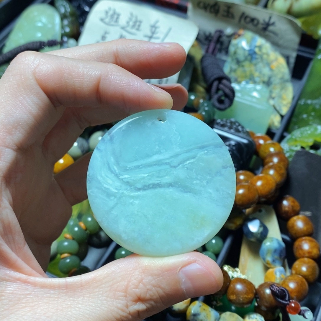 蛇纹石玉未镶嵌颈饰