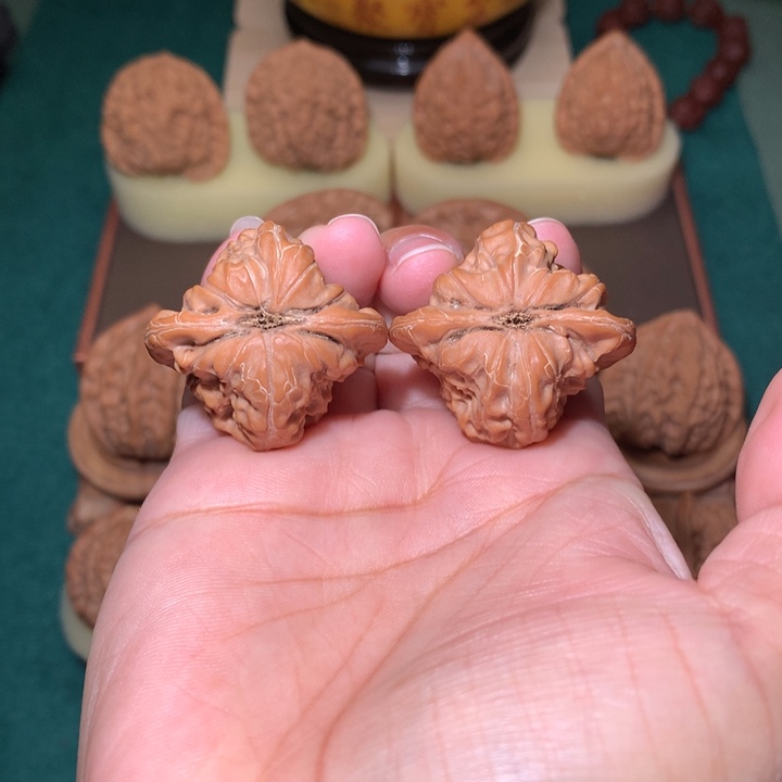 核桃文玩核桃把件白蛇谷