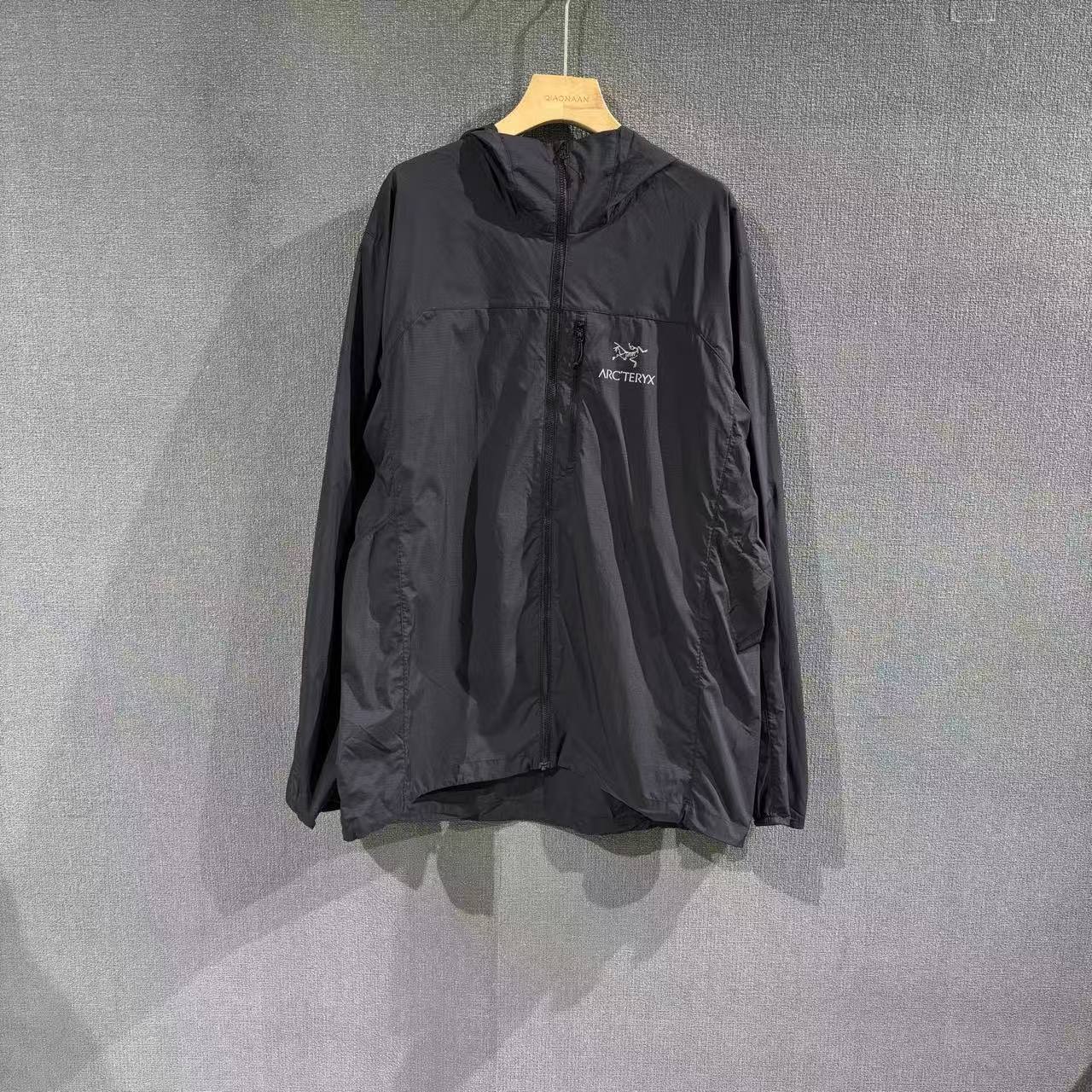 未使用 ARC'TERYX/始祖鸟 （pm）冲锋衣外套 全新L码/0231