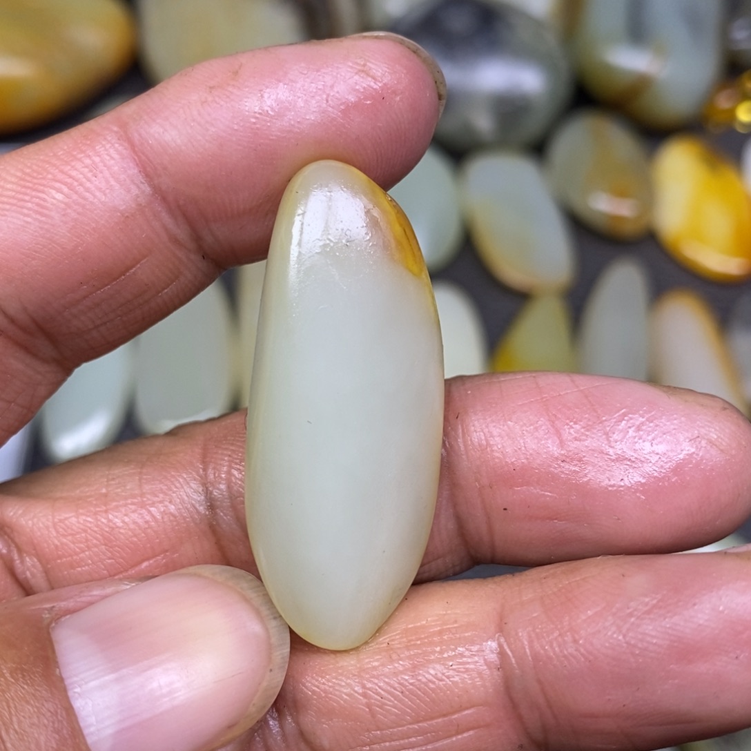 和田玉挂件未镶嵌马****手