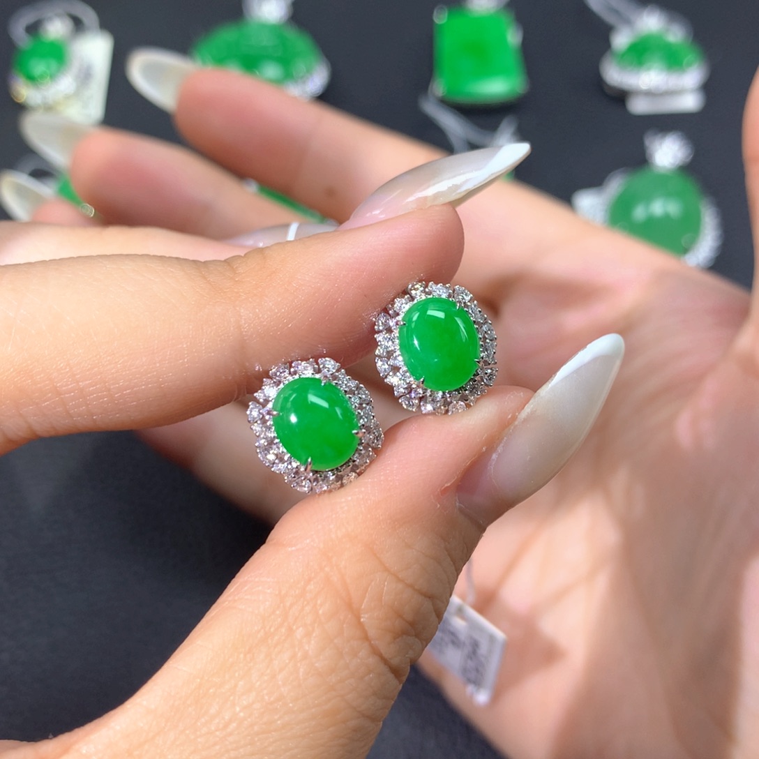 翡翠18K金镶嵌耳饰翡翠