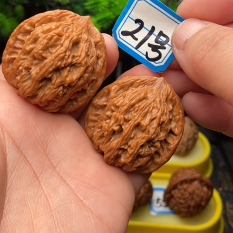 文玩核桃吊坠麦虎40