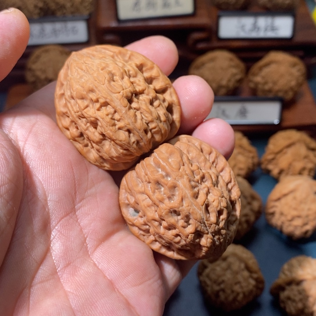 木***天吊坠文玩核桃昆仑