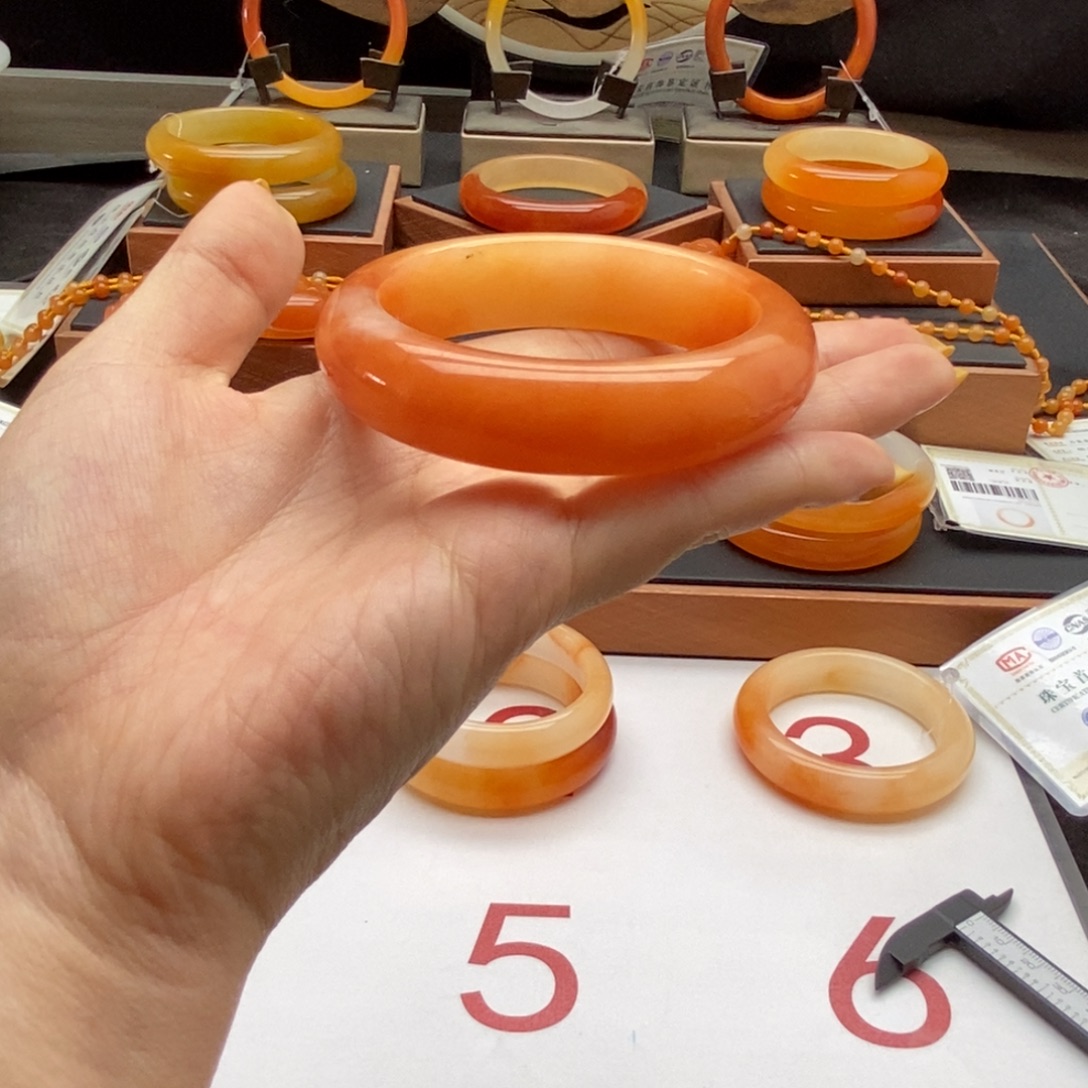 石英质玉（黄龙玉）未镶嵌手镯