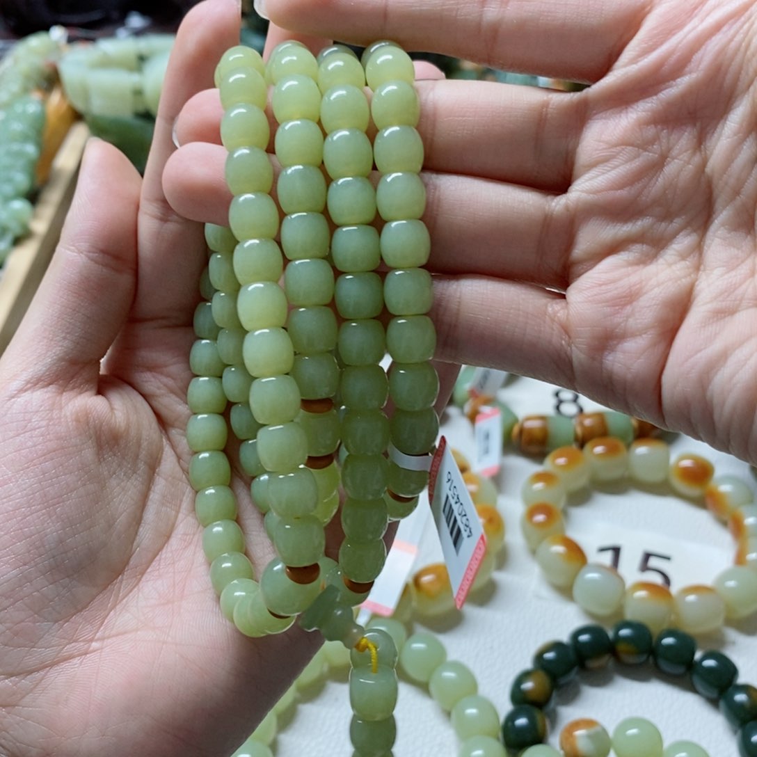 透闪石质玉108粒未镶嵌
