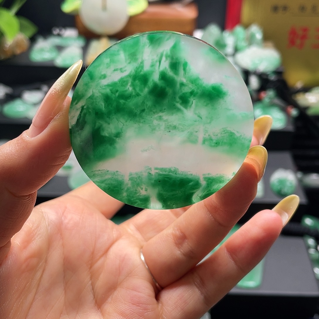 石英质玉吊坠未镶嵌