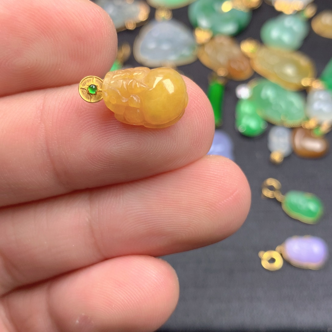 【闪购商品】颈饰18K金镶嵌翡翠翡翠