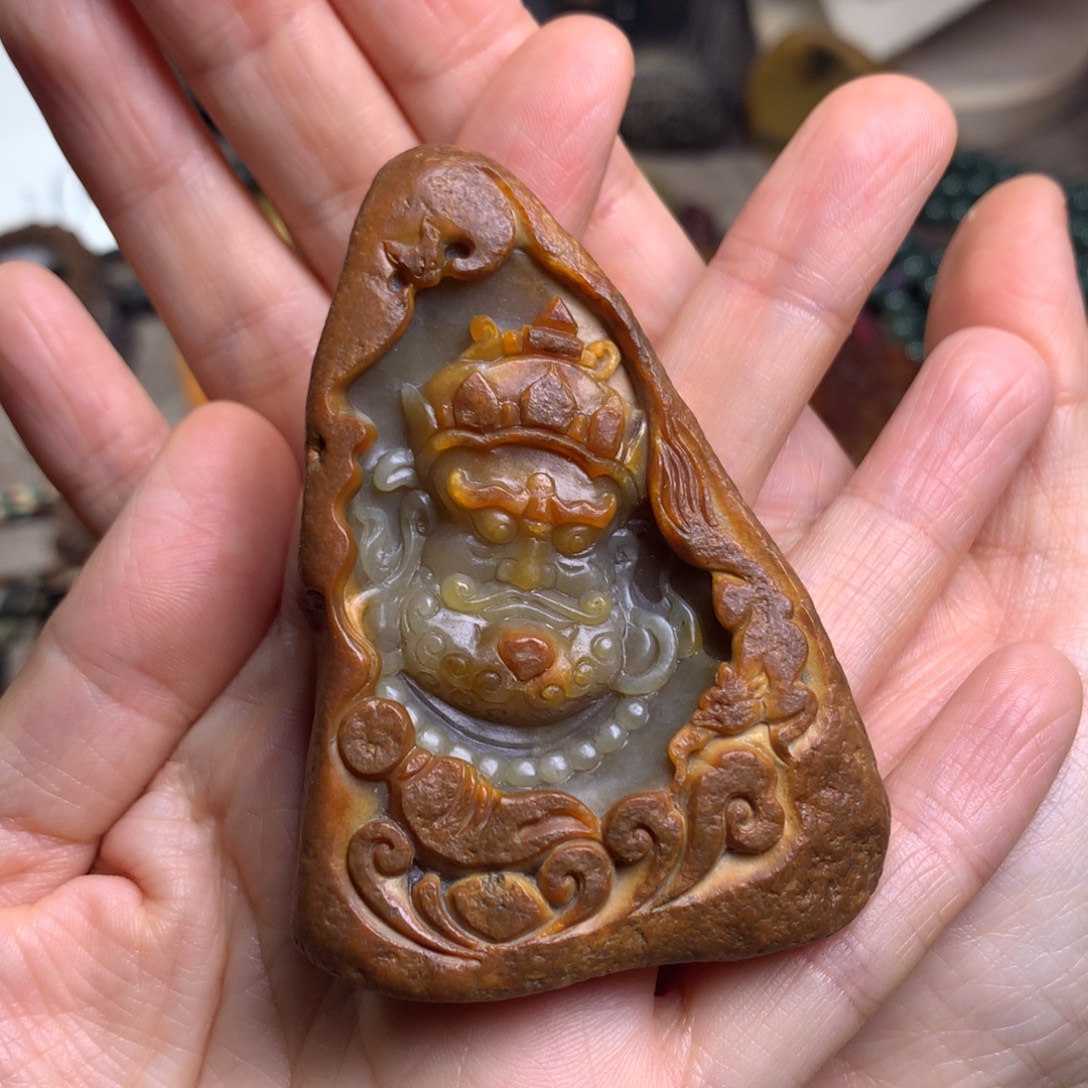 秋***岫岩河磨玉（透闪石质玉）未镶嵌把件