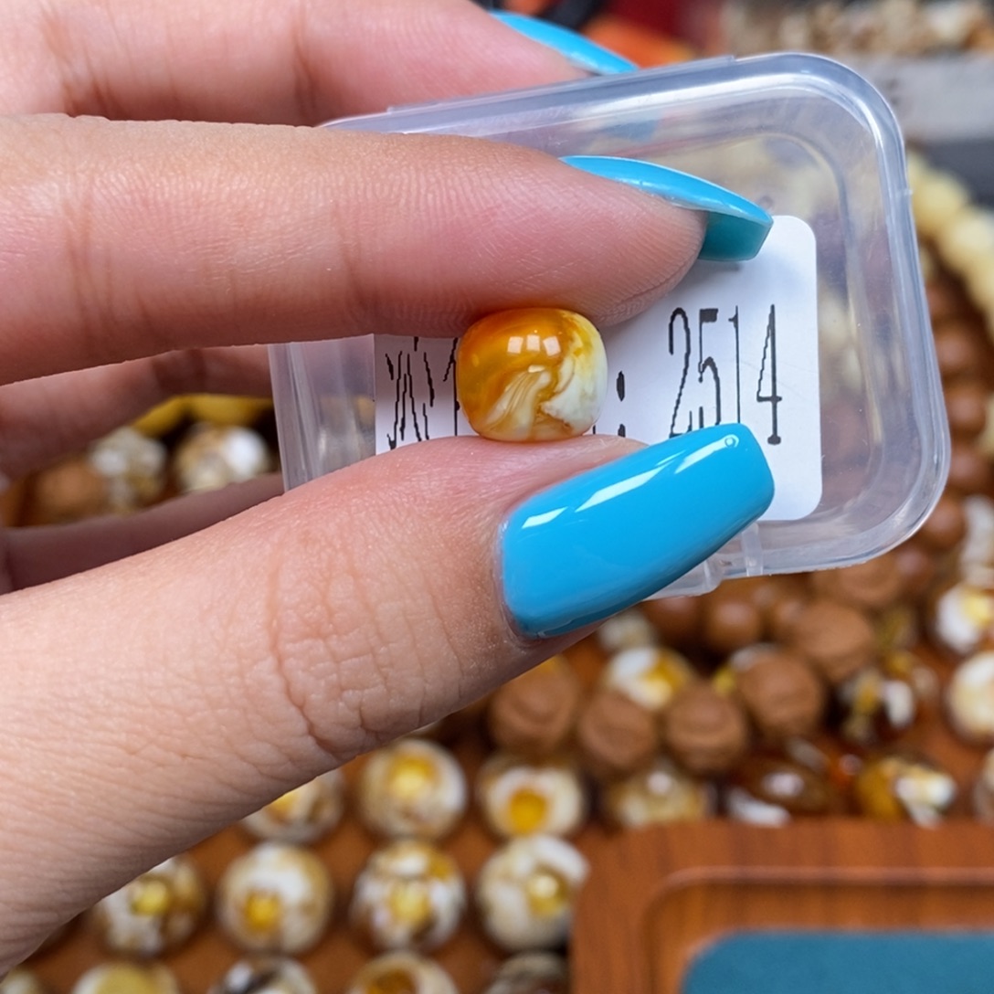 蜜蜡未镶嵌珠宝奇石2514