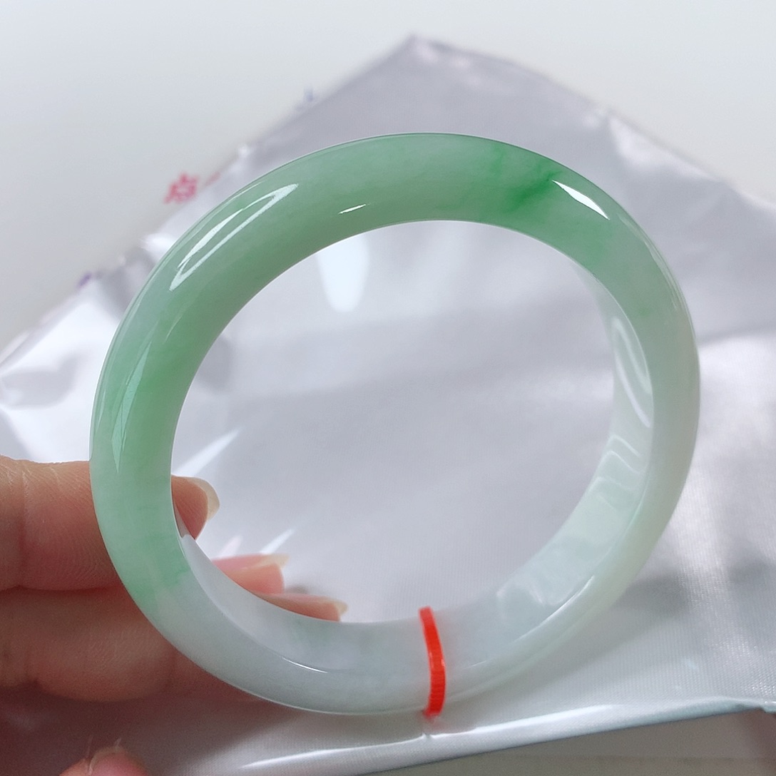 翡翠手镯未镶嵌①②⑦