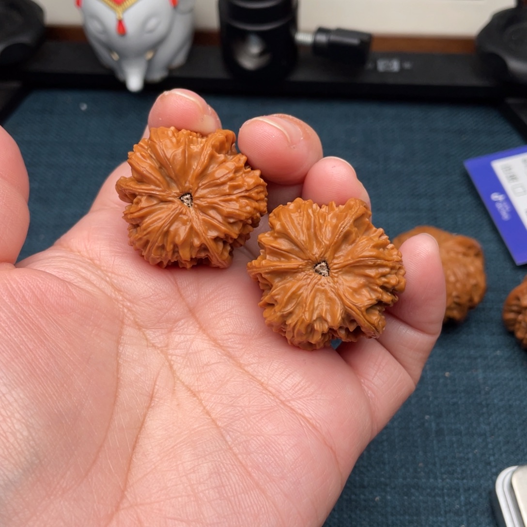 乌***店吊坠文玩核桃全品文山御龙粗筋球奔36