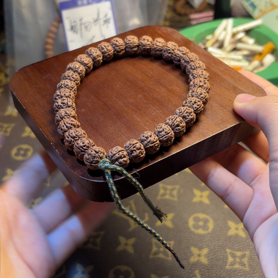 捕***B金刚菩提吊坠纯血老树王10号