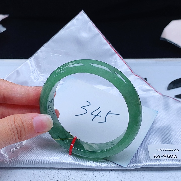 翡翠手镯未镶嵌56+正圈