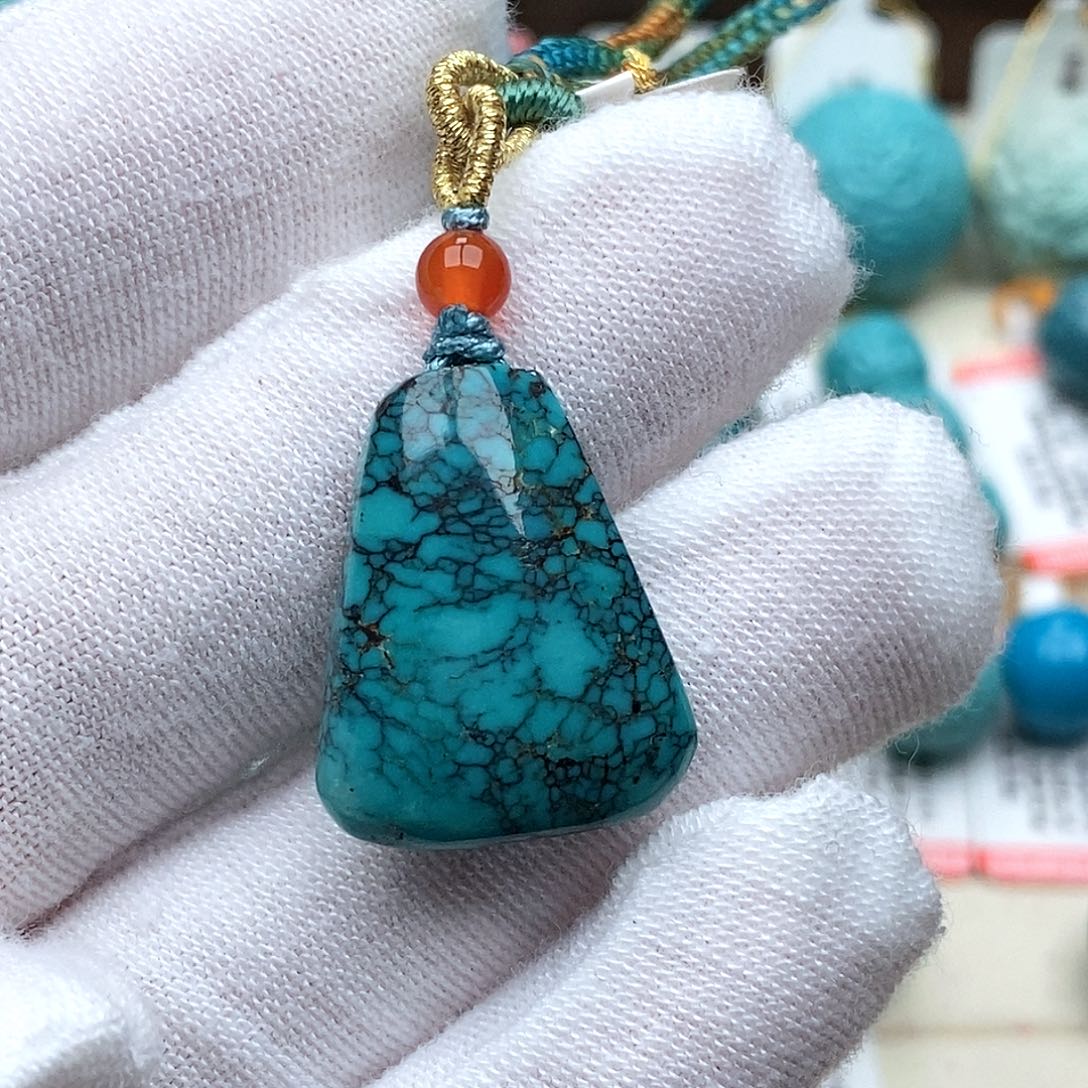 天***运绿松石未镶嵌珠宝奇石