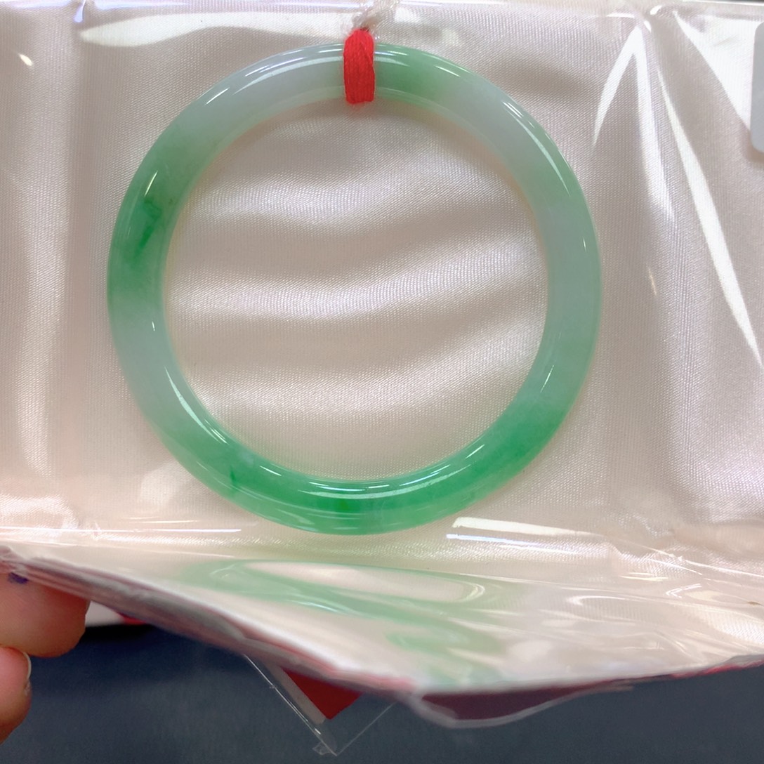 翡翠未镶嵌手镯翡翠16