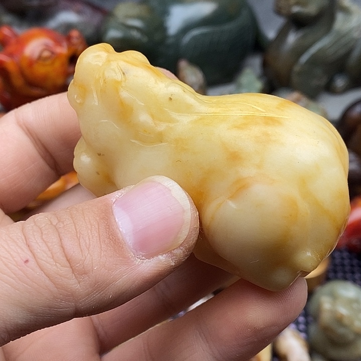 未镶嵌蛇纹石玉颈饰