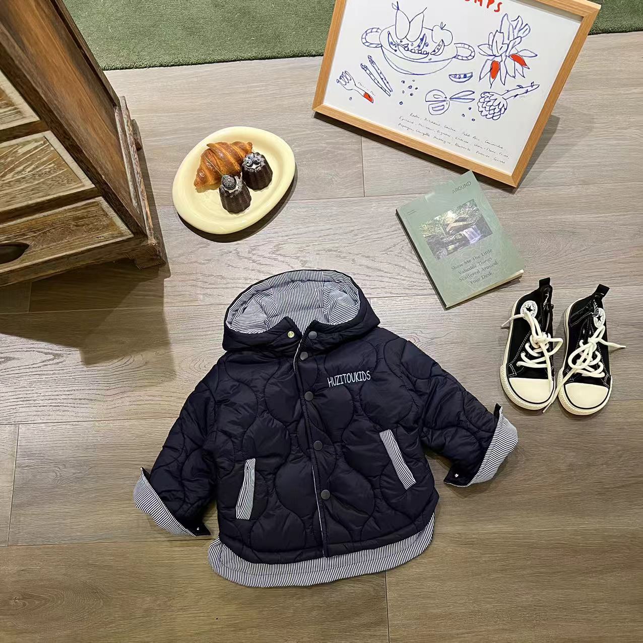 儿童秋冬拼条纹刺绣字母双面加棉外套H1772