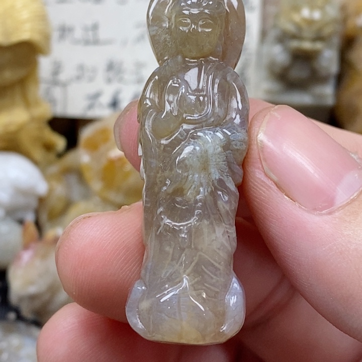 颈饰未镶嵌硅化珊瑚（珊瑚玉）