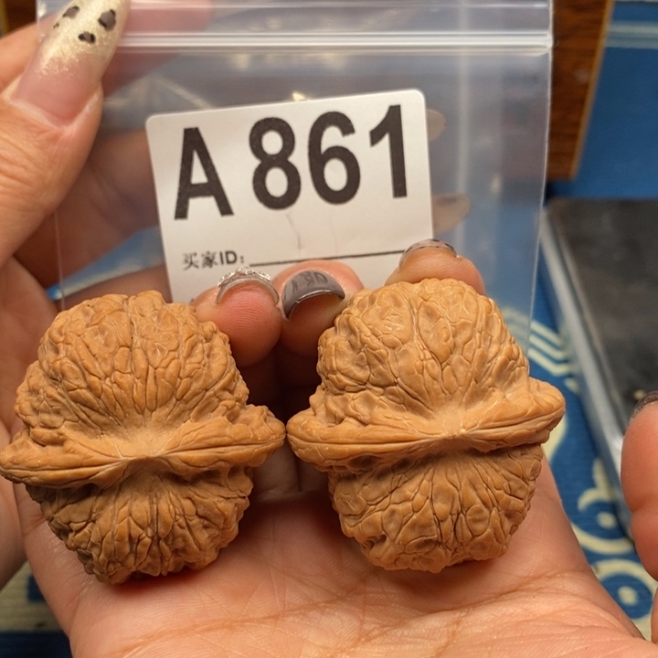 文玩核桃吊坠全品血麒麟42-42A861