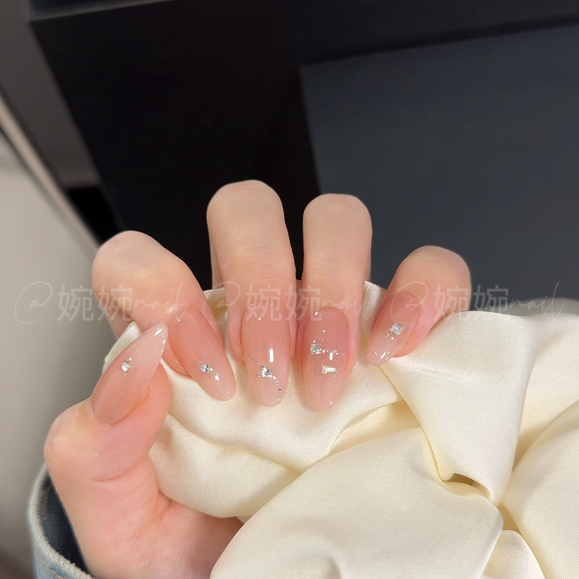 清！！！【流星】纯手工淡色乳白渐变简约锆石百搭设计穿戴甲